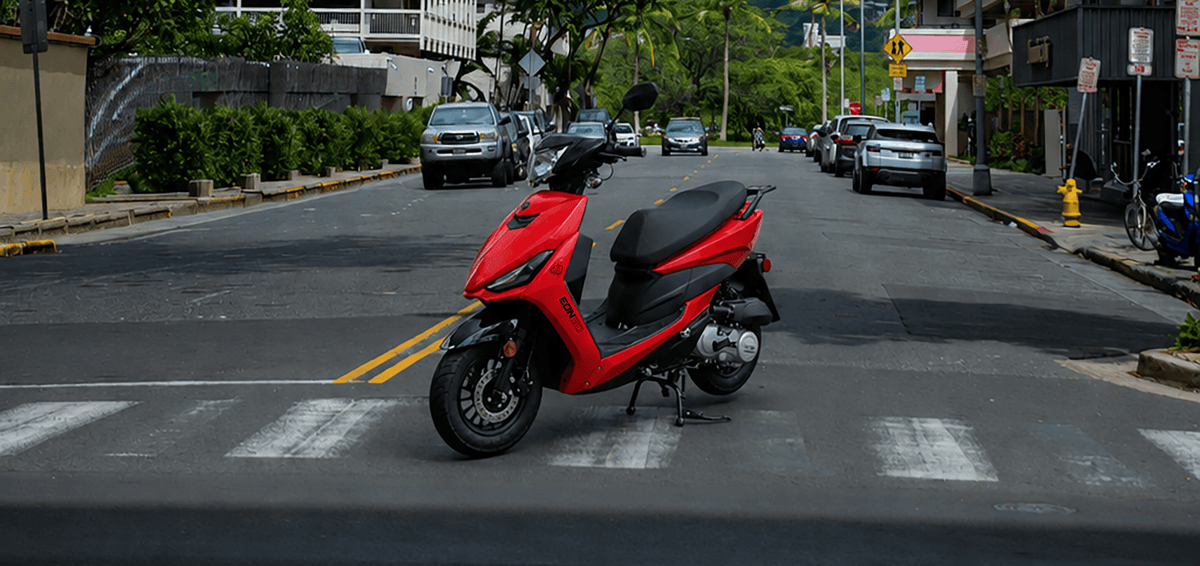 Ice Bear EON 50 PMZ50-6 red scooter front three-quarter view