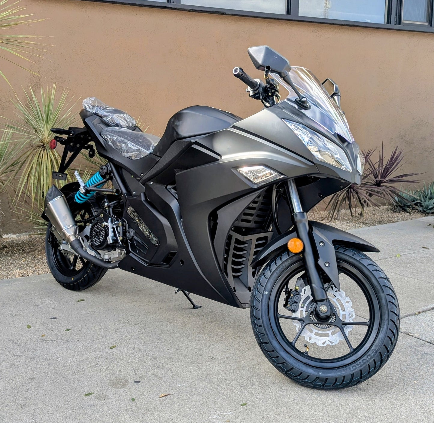 CRT Boss Motor Dragon 200 DF200SST