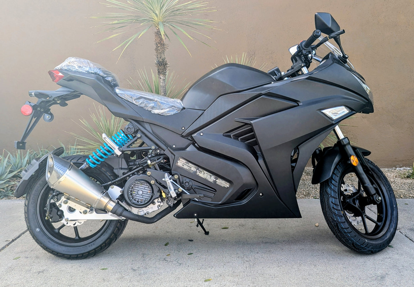 CRT Boss Motor Dragon 200 DF200SST