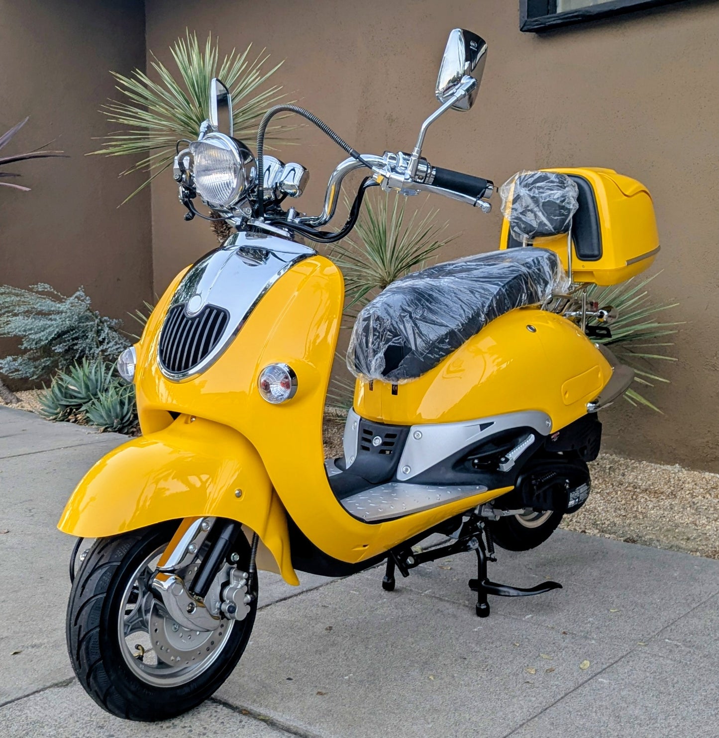 L7 Bartlett 150cc Retro Gas Scooter