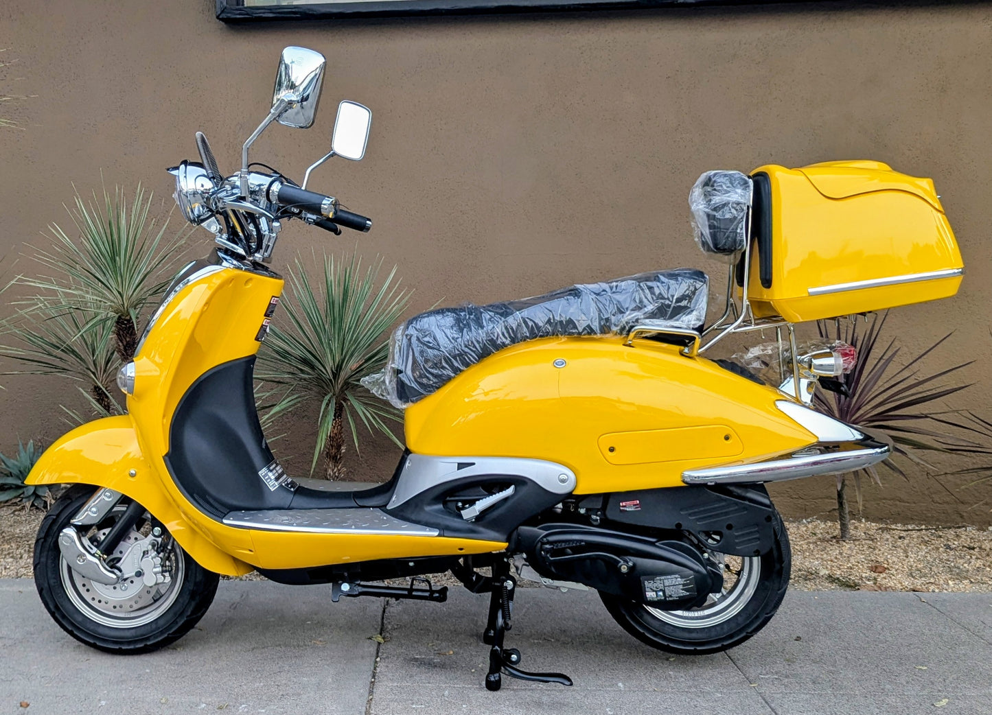 L7 Bartlett 150cc Retro Gas Scooter