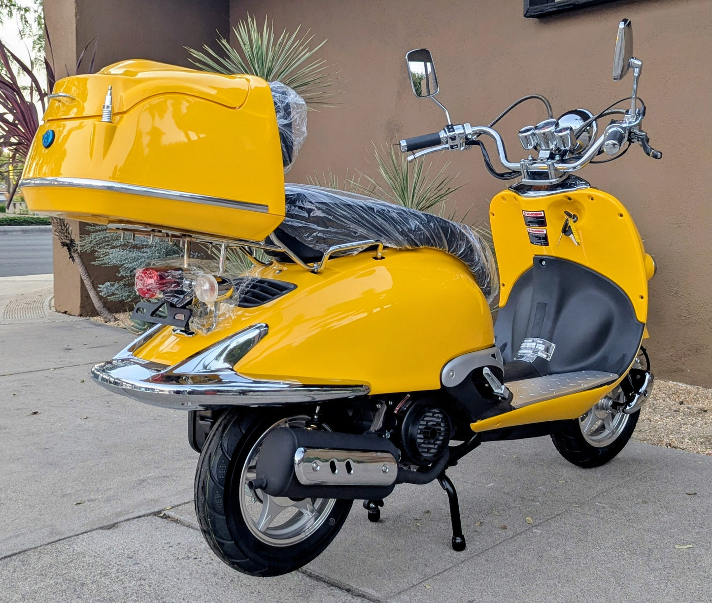 L7 Bartlett 150cc Retro Gas Scooter